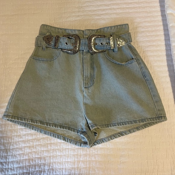 NWOT Western belted denim shorts - Picture 1 of 3